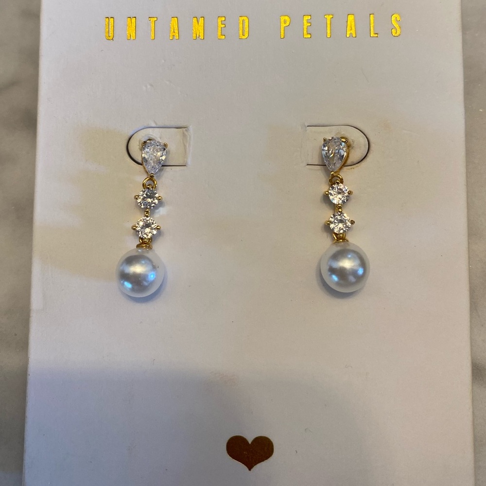 Untamed petals gold pearl earrings
